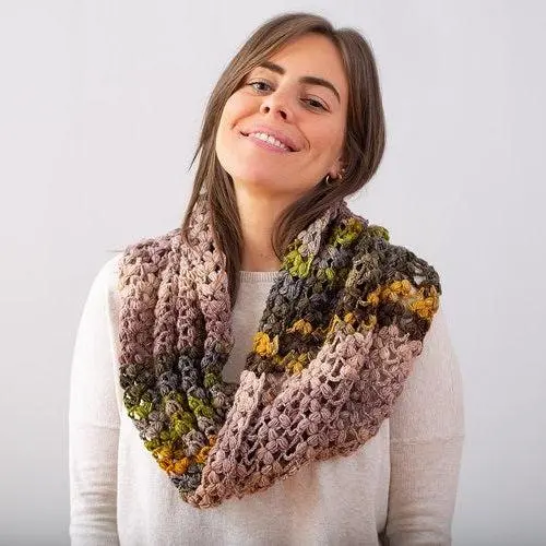 Baklava Cowl Kit – Uneek & Monokrom Fingering Yarn Combo