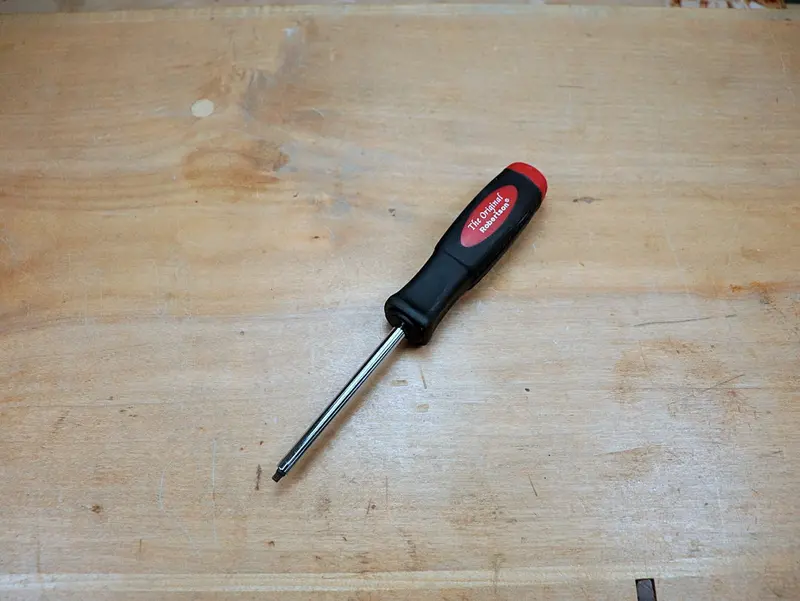Junior Robertson Screwdriver – #2 Tip, Red Handle