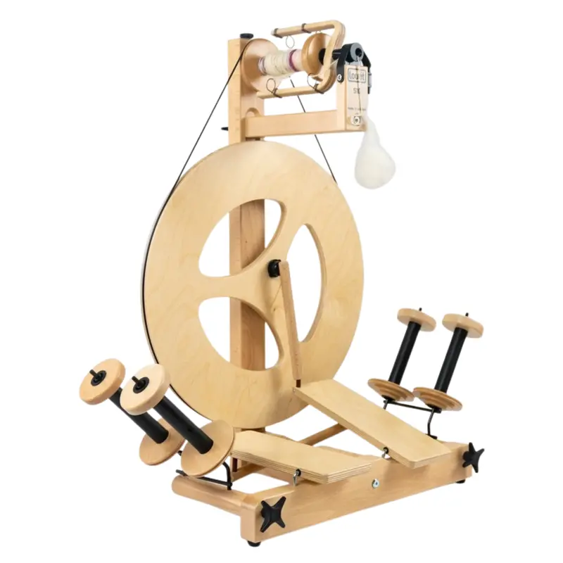 Louet S10 Double-Treadle Spinning Wheel with Irish Tension – 3-Spoke Flyer