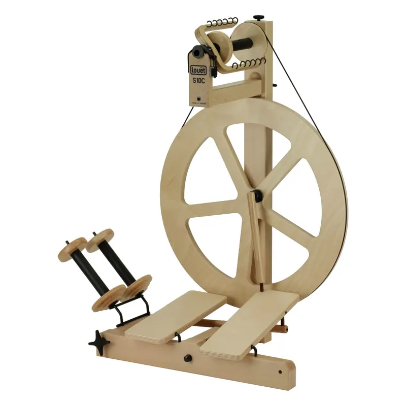 Louet S10 Double-Treadle Spinning Wheel with Irish Tension – 5-Spoke Flyer