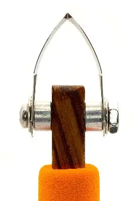 P11 Curved Carving Tool with Wide V-Shaped 12mm Tip