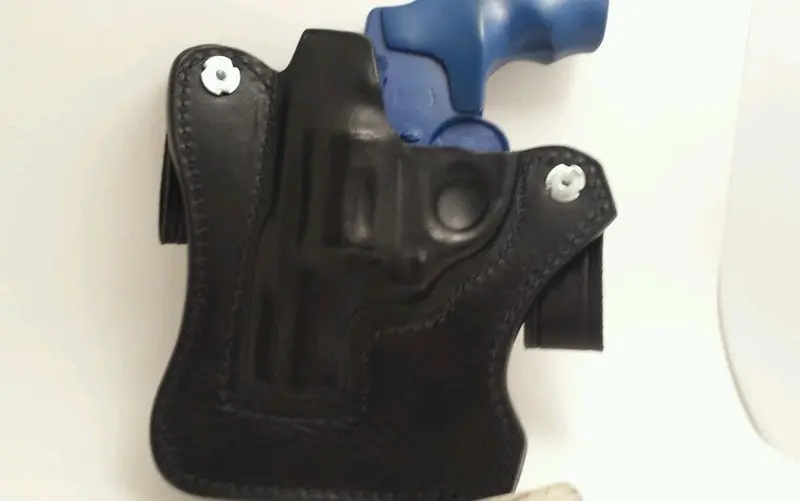 Red’s Deep-Conceal IWB Holster for Compact Firearms